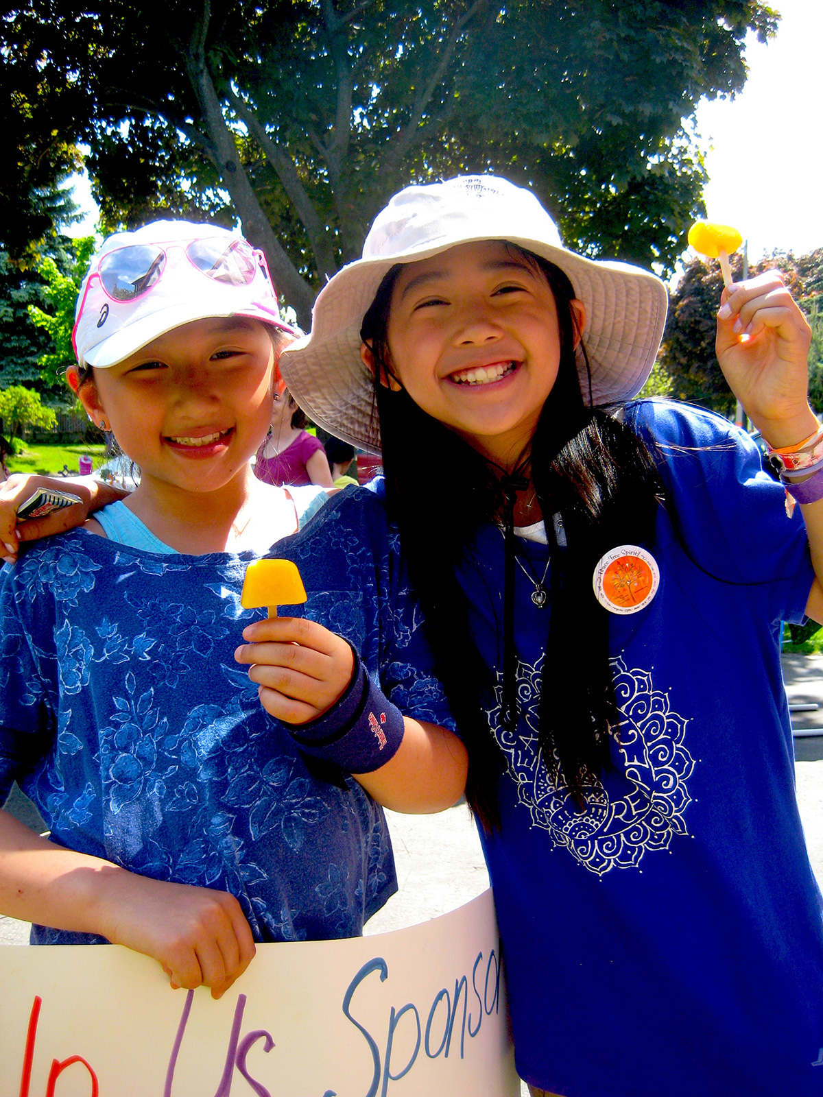 Peace Tree Ambassadors Make Mango Lassi Popsicles for the Peace Tree Stand